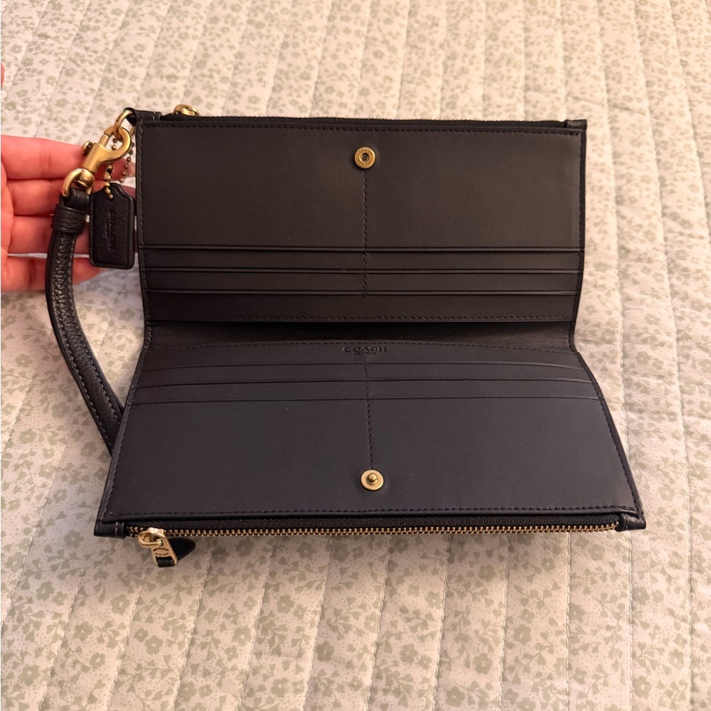 Coach Wristlet - Picture 3 of 4